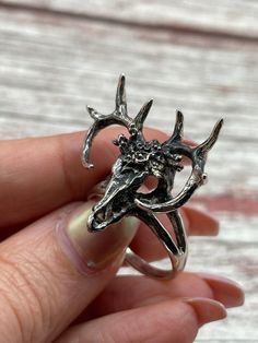 Awesome Sterling Silver Unisex Longhorn Deer with Flowers Stag Skull Head Horns Ring Layaway Available Size 10 Unsigned but is sterling. Beautiful ring Please Read Below Please check out my other items! Tons of jewelry coming up for sale. I love to combine shipping on multiple items, and am happy to ship internationally. International bidders, please contact me with your location for a shipping quote. If there is anything wrong once the item is received and you are not happy, please contact me b Horned God Ring, Adjustable Longhorn Ring, Deer Antler Jewelry Rings, Animal Skull Jewelry, Bird Skull Ring, Jaguar Jewelry, Stag Skull, Deer With Flowers, Hunter Rings