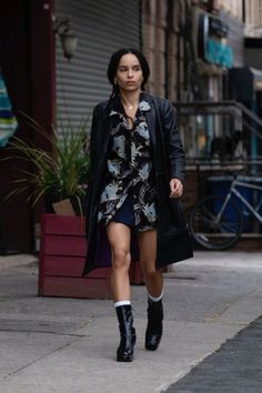 Zoe Kravitz High Fidelity, Movies Outfit, Popsugar Fashion, Colourful Outfits, Grunge Fashion