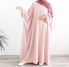 Basic Abaya, Islamic Fashion Dresses, Niqab Fashion, Mode Turban, Muslim Fashion Hijab Outfits, Abaya Style, African Fashion Traditional, Hijabi Fashion Casual, Muslim Women Fashion