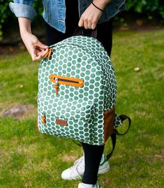 Green Preppy School Bag, Retro Standard Backpack For Back To School, Preppy Backpack For Daily Use And Back To School, Retro School Backpack With Zipper Closure, Retro School Backpack With Zipper, Retro Backpack For Everyday Use And Back To School, Retro School Bags For Back To School, Student Green Backpack With Zipper Pocket, Backpack Project