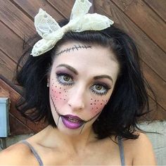 61 Easy DIY Halloween Makeup Looks - StayGlam Scary Doll Makeup, Bride Of Frankenstein Makeup, Creepy Doll Makeup, Fairy Halloween Makeup, Doll Makeup Halloween, Meme Costume