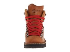 Danner Mountain Light Cascade Women's Work Boots Brown Womens Work Boots, Danner Mountain Light, Shoe Art, Danner Mountain Light Boot, Work Boots, Brown Boots, Boot Shoes Women, Sock Shoes, A Smile