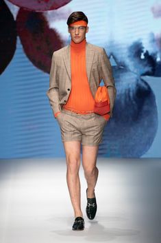 Daks collezione Primavera/Estate 2019. Milano Fashion Week dedicata alla Moda Uomo. -Youmedia Milano Fashion, La Fashion Week, Milano Fashion Week, La Fashion, Primavera Estate, Men's Blazer, Men's Fashion, Milan, Fashion Week