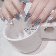 Nail Art Sparkle Design, Nail Art Cat Eye Designs, Nail Art Glamour, Korean Glass Nails, Nail Cat Eye, Nail Art Silver, Nail Wedding, Art Deco Nails, Asian Nails