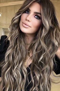 Bombshell Hair, Simple Hairstyle, Fall Hairstyles, Fall Hair Color For Brunettes, Brown Hair With Blonde Highlights, Hair Color Techniques, Blonde Hair Shades, Balayage Hair Blonde, Blonde Hair With Highlights