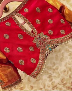 Sari Blouse Styles, Wedding Saree Blouse Designs, Traditional Blouse Designs, Fashionable Saree Blouse Designs, New Blouse Designs, Barbie Wedding, Ladies Blouse Designs, Hand Work Blouse, Maggam Work Blouse Designs