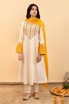 Shop for Pita Nila Cream Kira Chanderi Embroidered Kurta Set for Women Online at Aza Fashions Long Kurti Patterns, Plain Suits, Fabric Paint Shirt, Sheer Dupatta, Long Blouse Designs, Placement Embroidery, Cream Suit, Pink Dupatta, Printed Embroidery