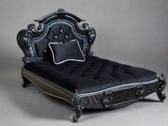 Luxury Baroque Pet Bed in Black Onyx & Diamond Buttons HT Animal Supply Fancy Dog Beds, Pet Magazine, Bedroom Comforter Sets, Luxury Beds, Old Victorian Homes, Victorian Houses, Luxury Pet, Luxury Rooms, Baroque Style