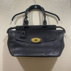 Mulberry Black Purse Leather Handbag Made In England Perfect For The Person On The Go Front Pocket Zipper Top Small Stain Inside Purse Otherwise A Perfect Bag Black Mulberry, Mulberry Seaton Bag, Mulberry Wallet, Mulberry Handbags 2022, Mulberry Purse, Mulberry Bag, Zipper Top, Black Purses, How To Make Handbags