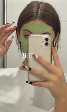 Face Mask Aesthetic, Mask Aesthetic, Vogue Beauty, Healthy Girl, Healthy Lifestyle Inspiration, Trending Products, Instagram Photo Inspiration, Instagram Inspo