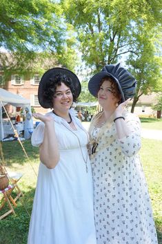 Jane Austen Clothbound, Jane Austen Festival Bath, Spring Regency Prairie Dress With Ruffles, Regency Straw Bonnet, Regency Horse Riding, Summer Gowns, 18th Century Fashion, Period Dramas