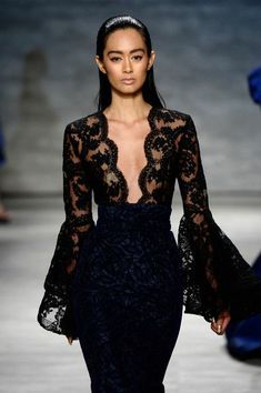 Lil Black Dress, Michael Costello, Cocktail Outfit, Diy Fashion Clothing, Luxury Dress, Fashion Tips For Women, Marchesa, Beautiful Gowns, Fashion Week Spring