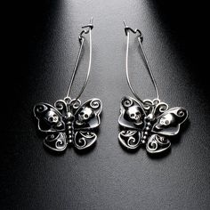 This gorgeous Butterfly Earrings feature amazing detailed design with 2 skulls on each earring. Finished with Black plating these are a nice way to show glimpse of your sensuality. Perfect gift! Non allergenic Lead Free & Nickel Free 2-4 days USA delivery If you love them Add to Cart and order yours today! Returns - If you don't absolutely love these, we'll refund you. Oddities Art, Gothic Butterfly, Gothic Choker Necklace, Butterfly Skull, Gothic Chokers, Gothic Rings, Lace Gloves, Alloy Earrings, Black Gloves