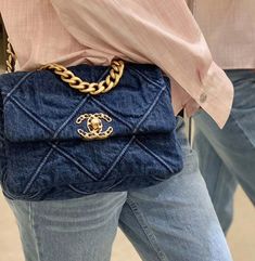 Description CC 19 Handbag Denim Blue For Women, Women’s Flap Bag, Shoulder And Crossbody Bags 10.1in/26cm AS1160 B02876 N6832 Rep 1:1 The classic flap from the House of CC got an upgrade. Made using gold-tone, silver-toned hardware. The bag is from the Spring-Summer 2020 collection. 16 x 26 x 9 cm / 6.2 x 10.1 x 3.5 inches (Length x height x depth) Blue Denim Gold-toned hardware Adjustable chain shoulder strap Designer interlocking C detailed. Interior lining. Beautifully structured flap-over de Chanel 19, Luxury Products, Evening Clutch Bag, Classic Flap, Tote Backpack, Flap Bag, Bag Shoulder, Denim Blue, Chanel Bag