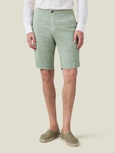 These durable Bermuda shorts are traditionally crafted in Bergamo and Iseo using pure linen from some of the most renowned Italian mills. As a result, it creates a superbly refreshing, lightweight and breathable summer piece.     Our collection of beautiful Italian shades are obtained through a garment-dyed process known as ‘tinto capo’, resulting in a light-washed effect that adds a touch of understated elegance. The horn button and adjustable internal drawstrings ensure a personalised fit. Relaxed Fit Linen Bermuda Shorts, Fitted Linen Shorts For Spring, Linen Bermuda Shorts For Summer, Casual Fitted Linen Bermuda Shorts, Fitted Linen Bermuda Shorts, Fitted Linen Bermuda Shorts Casual, Summer Linen Knee-length Bermuda Shorts, Fitted Linen Bermuda Shorts Casual Style, Summer Knee-length Linen Bermuda Shorts