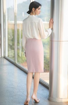 Dolly Fashion, Womens Skirt Suits, Skirt Pencil, Knee Length Skirt Pencil, Ruffle Pants, Blouse Pants, Skirt And Blouse, Pink Skirt, Skirt Design