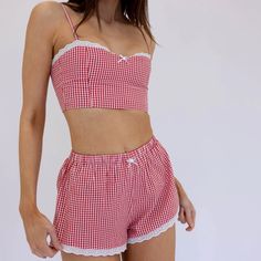 Miah shorts reg gingham - Kitteny Red Gingham Top, Minimal Summer Outfits, Flared Shorts, Summer Necessities, Gingham Top, Gingham Tops, Red Gingham, Tiny Heart, White Eyelet