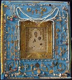 Shrines Art, Faith Art, Byzantine Art, Helsinki Finland, The Virgin Mary, Religious Icons, Assemblage Art, Arte Popular, Orthodox Icons