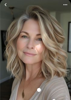 Shoulder Length Blowout Curls, Curls For Medium Length Hair, Grey Blonde Hair, Gorgeous Gray Hair, Mother Of The Bride Hair, Brown Hair With Blonde Highlights, Hair Affair, Penteado Cabelo Curto, Hair Color And Cut