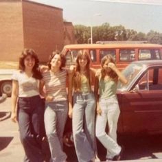 1960s Summer Aesthetic, 60s Teenage Fashion, 1960 Aesthetic Fashion, 80s Real Photos, 80s Pictures Vintage, 70s Girls Fashion, 1980s Summer Aesthetic, 70s Girl Aesthetic