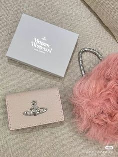 Luxury Goals, Vivienne Westwood Jewellery, Cute Wallets, What In My Bag, Dream Gift, Pretty Bags, Birthday Wishlist