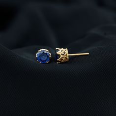 Détails du produit
Montrez votre gratitude envers votre mère en offrant ces boucles d'oreilles solitaires. Ces boucles d'oreilles sont ornées de saphir bleu créé, maintenu en serti couronne pour un attrait charmant. Ils sont fabriqués en or massif et dotés d'une fermeture à vis pour un ajustement sécurisé.

Informations sur le produit

SKU
SHP-Boucles d'oreilles062194570


Longueur
6,7 mm


Largeur
6,7 mm


Poids
1,56 g (environ)



INFORMATIONS SUR LE SAPHIR BLEU CRÉÉ PAR LE LAB

Nombre de pier Sapphire Solitaire, Solitaire Studs, Signature Jewelry, Gold Crown, Timeless Jewelry, Conflict Free Diamonds, Free Jewelry, Blue Sapphire, Gratitude