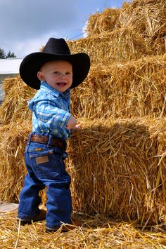 Country Baby Boy, Baby Clothes Country, Cowboy Baby, Western Babies, Hay Bales, Cowboy Outfits, Baby Cowboy