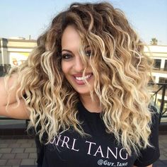 Highlights Curly Hair, Blond Balayage, Blonde Curly Hair, Ombré Hair, Balayage Hair Blonde, Voluminous Hair, Ombre Hair Color, Blonde Ombre, Long Curly Hair