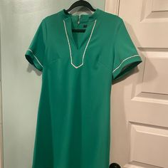 Tommy Hilfiger Green Dress Size 10. New Summer A-line Tommy Hilfiger Dress, Tommy Hilfiger Spring Midi Dress, Tommy Hilfiger Midi Dress For Spring, Chic A-line Tommy Hilfiger Dress, Chic Summer Dresses By Tommy Hilfiger, Elegant Tommy Hilfiger Summer Midi Dress, Tommy Hilfiger Elegant Summer Midi Dress, Tommy Hilfiger Summer Dress For Workwear, Elegant Tommy Hilfiger Midi Dress For Summer