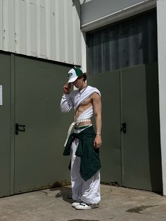 Rap Festival Outfit, Rave Outfit Men, Marlon Noah, Subversive Streetwear, Men Rave Outfits, Men Festival Outfit, Outfit Coachella, Subversive Basics