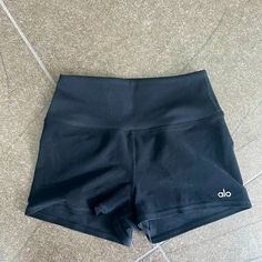 Alo Soft Shorts In Black Size Small Brand New Without Tags Never Worn Yoga Shorts, Soft Shorts, Alo Yoga, Shorts Athletic, Athletic Shorts, Yoga, Womens Shorts, Brand New, Tags