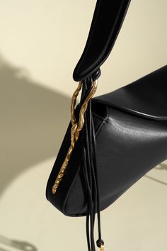 DEIÀ BAG | Senderkis – SENDERKIS Organic Gold Ring, Hourglass Silhouette, Organic Rings, Aging Beautifully, Nappa Leather, Leather Cord, Magnetic Closure, Leather Shoulder Bag, Bag Accessories