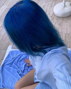 blue haired girl faceless photo aesthetic Dyed Hair Inspiration, Dyed Hair, Hair Inspo, Hair Inspiration