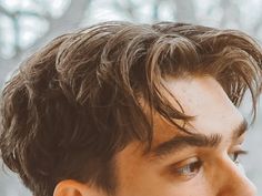 Eboy Haircut, Curtain Cut, Middle Part Hairstyles Men, Middle Part Haircut, Hair Types Men, Mens Haircuts Straight Hair, Haircut Parts, Middle Hair