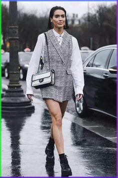 100% bovine leather. Medium leg. Square toed. Rectangular heel. Side zip fastening. 3.94 in heel Modern Preppy Style, Modern Preppy, Tweed Mini Dress, Cut Clothes, Preppy Dresses, Feminine Blouses, Preppy Girl