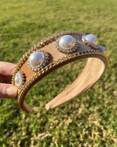 A vintage inspired headband made with a velvet material, gold chain, and classy rhinestone pearls! Beaded Headband, Velvet Headband, Turban Headbands, Velvet Material, Vintage Velvet, Turbans, Hair Accessories Headbands, Curator Style, Gold Chain