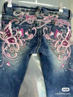 #jeans #missmejeans #2000style #style #outfits #ideas #2000saesthetics Mcbling Jeans, 00s Mode, 2000s Jeans, Mcbling Fashion, Trashy Outfits, Jeans Flared, Y2k Butterfly, Blue Y2k