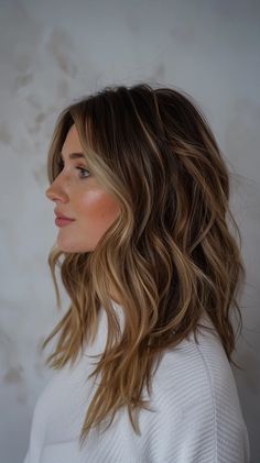 40+ Gorgeous Balayage Highlights Hairstyles You'll Love In 2024 Medium Length Hair With Layers And Face Frame, Brunette Balayage Hair Caramel Honey, Rambut Brunette, Haircut 2024, Bronde Balayage, Brunette Balayage, Brunette Hair With Highlights, Brunette Balayage Hair