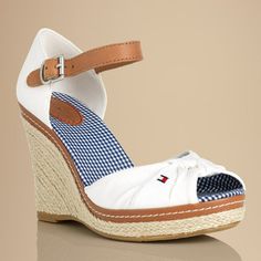 Retro chic peep-toe Tommy sandal!! Loooove it!!! Peep Toe Sandals, Pretty Shoes, Shoe Obsession, Retro Chic, Shoe Lover, Beautiful Shoes, Cute Shoes, Summer Shoes