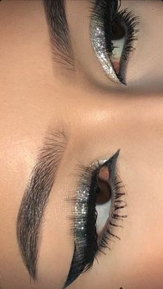 Black And Silver Cat Eye Makeup, Black Sparkly Makeup Looks, The Weeknd Concert Makeup Look, Black Makeup Ideas Eyeshadows, Black Glittery Eye Makeup, Mexican Make Up Looks, Cute Concert Makeup Looks, The Weeknd Inspired Makeup, Reputation Makeup Looks