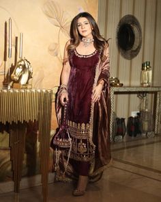 Punjabi Wedding Suit, Velvet Suit Design, Velvet Dress Designs, Designer Kurtis, Maroon Dress