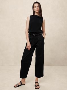 Authentic Chino Barrel Pant | Banana Republic Factory Cropped Chinos, Banana Republic Factory, Chino Pants, Chinos Pants, Modern Woman, Capsule Wardrobe, Black Pants, Casual Pants, Banana Republic