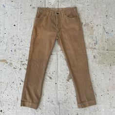 Vintage 1970's Levis Slim Fit Tan Curduroy Pants 517 Style Some discoloration and spots throughout (see photos). Otherwise excellent condition. Waist: 33" Inseam: 29" Vintage Cargo Pants For Fall, Vintage Fall Pants With Pockets, Vintage Tapered Leg Jeans For Fall, Vintage Corduroy Trousers, Brown Relaxed Fit Vintage Jeans, Vintage Straight Leg Bottoms For Fall, 1970s Style Cotton Pants, Vintage Brown Straight Leg Bottoms, Vintage Brown Pants With Five Pockets