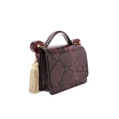 Luxury Chic Snake Print Shoulder Bag, Luxury Snake Print Tote Bag, Luxury Elegant Snake Print Shoulder Bag, Luxury Brown Snake Print Bags, Luxury Snake Print Evening Shoulder Bag, Snake Bag, Burgundy Fashion, Classic White Shirt, Bold Accessories