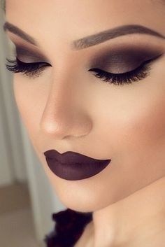 Fascinating smokey eye makeup ideas 23 #EverydayMakeupIdeas Trucco Smokey Eye, Smokey Eyes Tutorial, Smokey Eye Makeup Ideas, Matte Make Up, Dark Smokey Eye, Party Make-up, Makeup 2018, Christmas Makeup Look, Fixing Spray