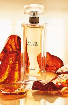 Precious Amber accord is combined with dark Bourbon Vanilla and rich Labdanum resin to create an intoxicating, warm and velvety fragrance, painting a vision of sunset over the Sahara. Amber Parfum, Amber Perfume, Amber Fragrance, Patchouli Perfume, Amber Resin, Beauty Storage, Holiday Scents, Vintage Cosmetics