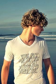 Long Hair Perm, Surfer Hair, Cute Blonde Guys, Blonde Curly Hair, Boys With Curly Hair, Corte De Cabelo Masculino