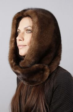 Женский головной убор Башлык Fur Purse, Winter Wrap, Knitting Paterns, Fur Hat, Fur Fashion, Clothing Hacks, Real Fur, Hat Making, Hat Pattern