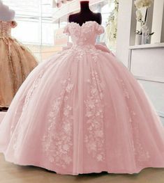 Pink Ball Gown Quinceanera Dress For Banquet, Princess Style Quinceanera Dress For Banquet, Lace Dress For Sweet 16 And Prom, Lace Dress For Sweet 16 And Prom Season, Pink Lace Quinceanera Dress With Sweetheart Neckline, Pink Princess Quinceanera Dress For Banquet, Pink Lace Quinceanera Dress, Princess Style Lace Dress For Quinceanera, Princess Lace Dress For Quinceanera