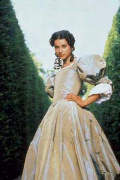 1600s Dress, 17th Century Dresses, 17 Century Dress, French Dresses, Rococo Dress, Century Dress, British Women, Period Dress